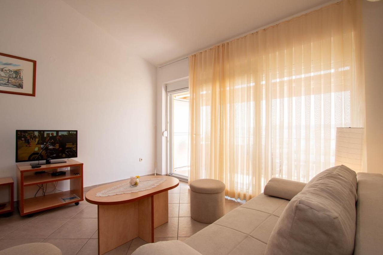 Apartments Matas Sukošan Esterno foto