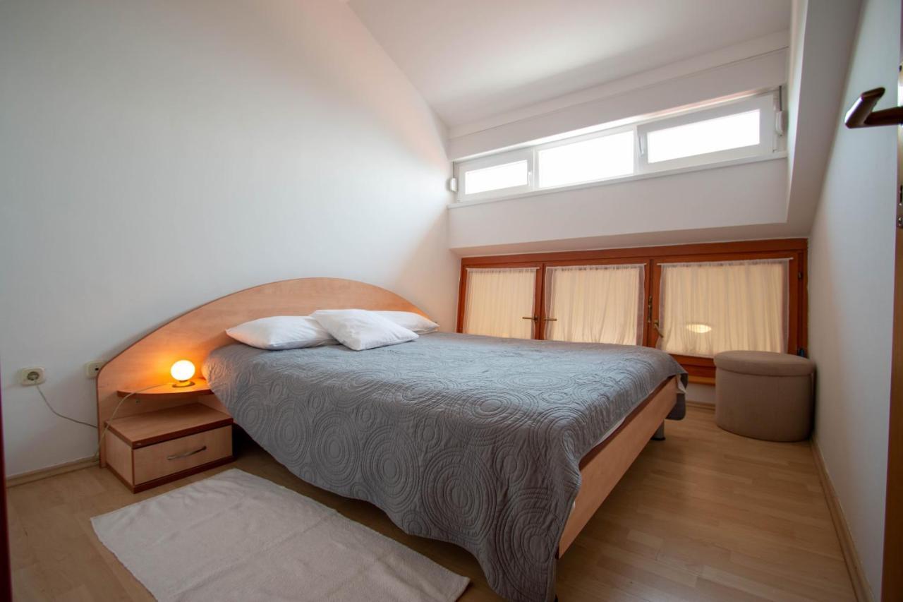 Apartments Matas Sukošan Esterno foto