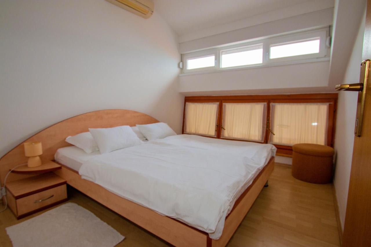 Apartments Matas Sukošan Esterno foto