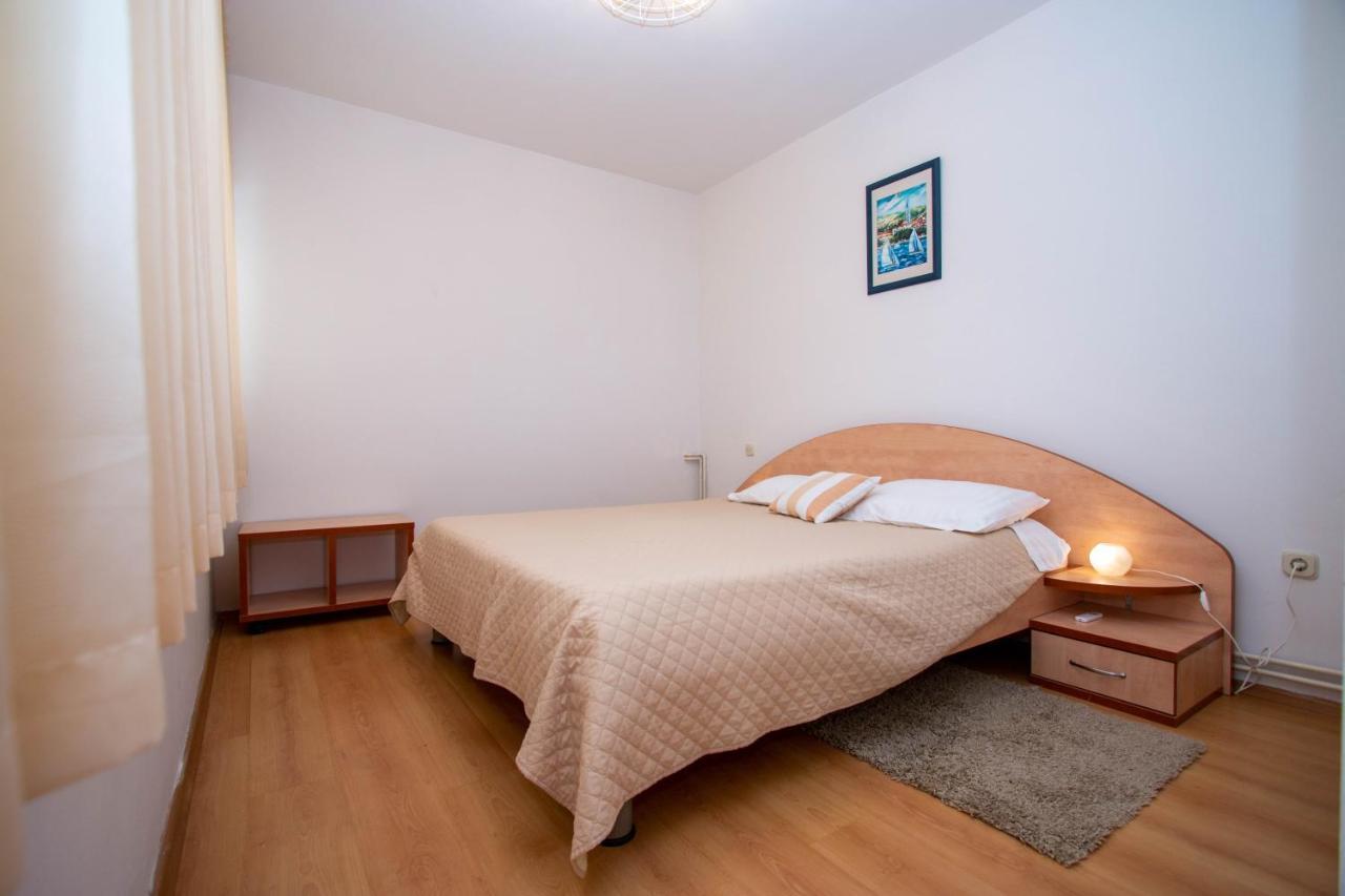 Apartments Matas Sukošan Esterno foto