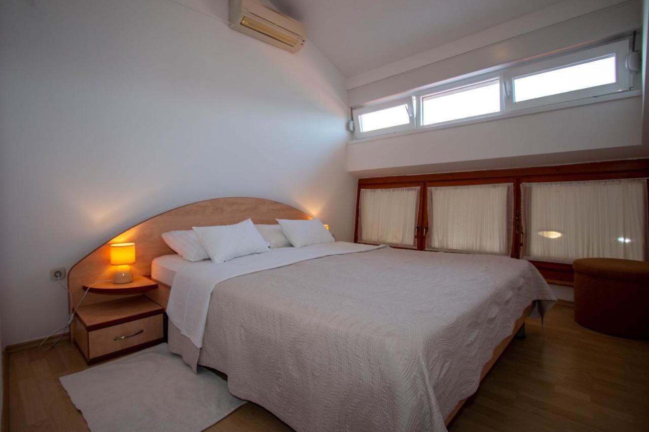Apartments Matas Sukošan Esterno foto
